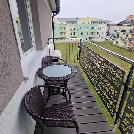 5etra Apartment *
